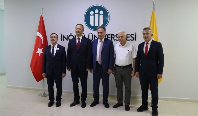 Karaciğer Naklinde Dünya Liderine Onur: İnönü Üniversitesi’ne Kırgızistan’dan Nişan
