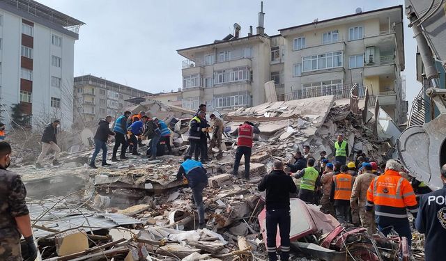 Google Depremde Sessiz Kaldı: 10 Milyon Kişiye Gitmesi Gereken Uyarı, Sadece 469 Telefona Ulaştı