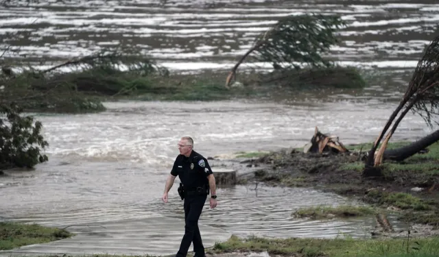 Texas’taki sel felaketinde bilanço ağırlaşıyor: 28’i çocuk 80 ölü