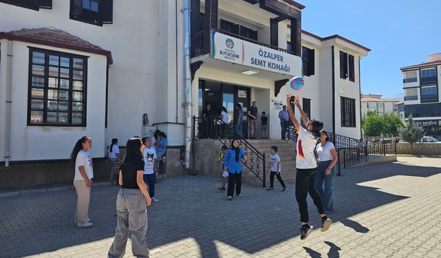 Malatya’da Çocuklara Ücretsiz Yaz Okulu Fırsatı! Eğlenerek Öğreniyorlar