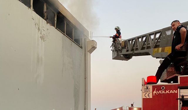 Malatya OSB’de bir fabrika alev aldı!