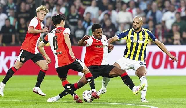 Fenerbahçe'de 4 Yıldız UEFA Listesinde Yok! Mourinho'dan Kadroda Radikal Değişim