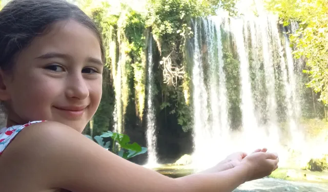 Düden Şelalesi ziyaretçilerin gözdesi
