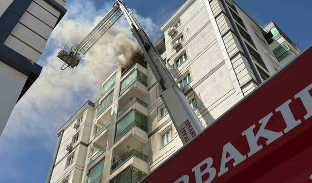 Diyarbakır’da 8 katlı binada korkutan yangın: Vatandaşlar tahliye edildi