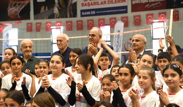 Malatya’da Voleybolun Geleceği Kuruluyor: Fabrika Voleybol Okulu Açıldı!