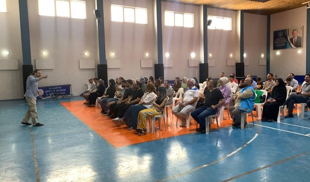 Malatyalı sanat yönetmeninden ‘sahne sizin’ eğitimi