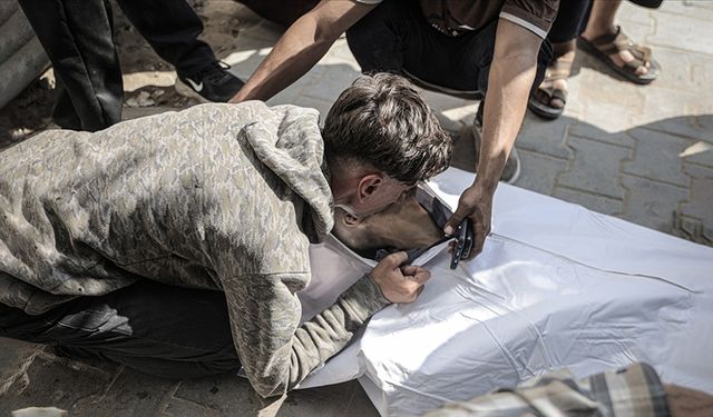 İsrail askerleri, Gazze’de yardım almak için bekleyen sivillere ateş açtı: 8 ölü