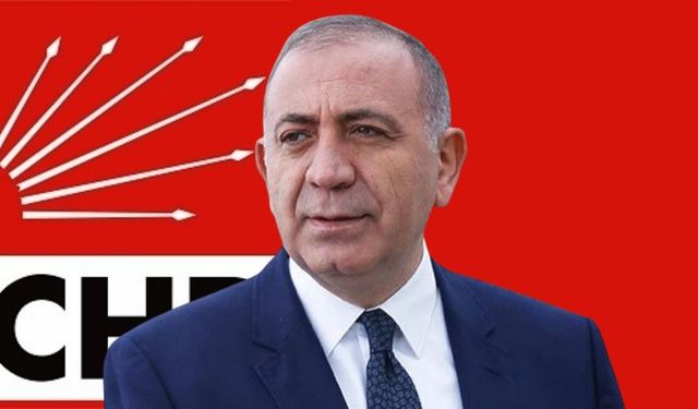 Gürsel Tekin Resti Çekti: “Baba Evine Girmeme Kimse Engel Olamaz”