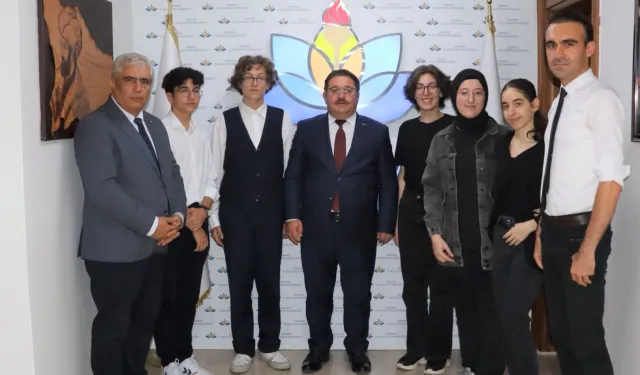 Fen Lisesi öğrencilerinden TEKNOFEST öncesi Milli Eğitim'e ziyaret