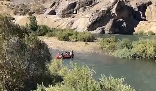 Beyhan Barajı’nda kapaklar açıldı: 4 kişi mahsur kaldı