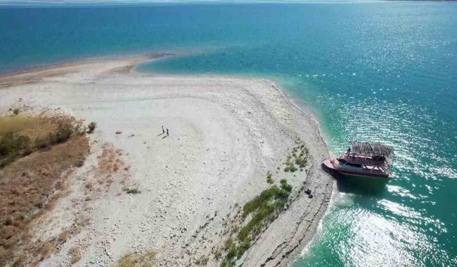 Kuraklık Adıyaman’ı Vurdu: Atatürk Barajı’nda Su Çekilmesi Gözle Görülür Hale Geldi