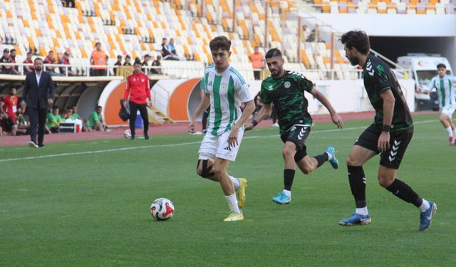 Yeşilyurtspor 90+10’da 1 puanı kaptı