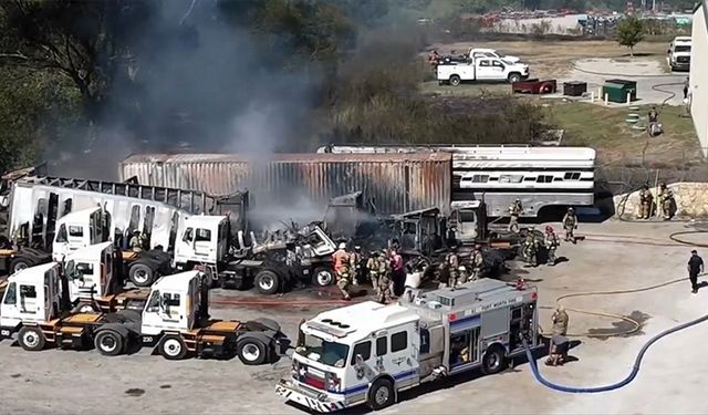 ABD'nin Texas eyaletinde uçağın düşmesi sonucu 2 kişi hayatını kaybetti