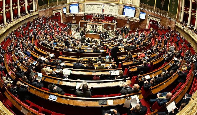 Fransa’da İslamofobi Tırmanıyor: Camilere Saldırılar ve Tehditler Arttı