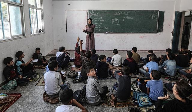 Gazze'de iki yıl aradan sonra ders zili çaldı