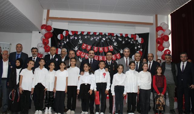 Malatya'nın ilçelerinde Cumhuriyet coşkusu