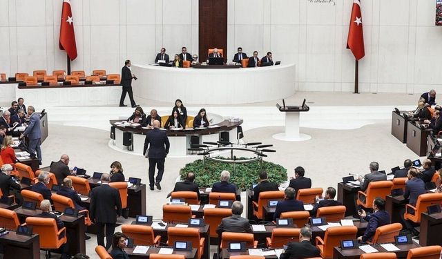 Meclis’te Yeni Düzenleme: Bu Şartı Yerine Getirmeyenin Maaşı Kesilecek!