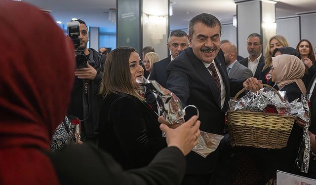 Bakan Tekin, 24 Kasım etkinlikleri kapsamında 81 ilden gelen öğretmenlerle buluştu
