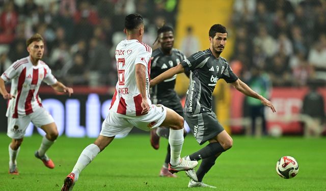 Beşiktaş deplasmanda 3 puanı 3 golle aldı