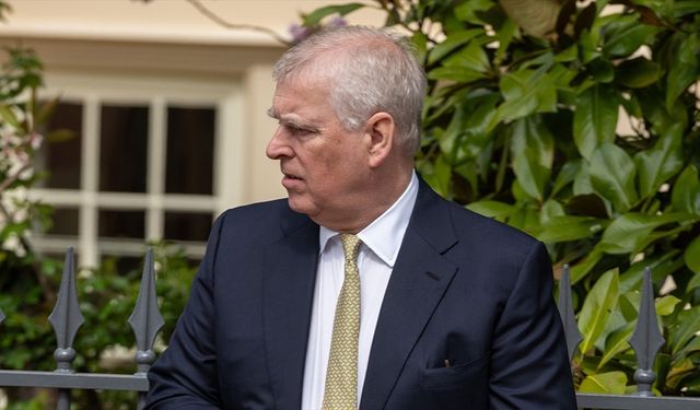 İngiltere'de Prens ünvanı elinden alınan Andrew son rütbesine de iade edecek