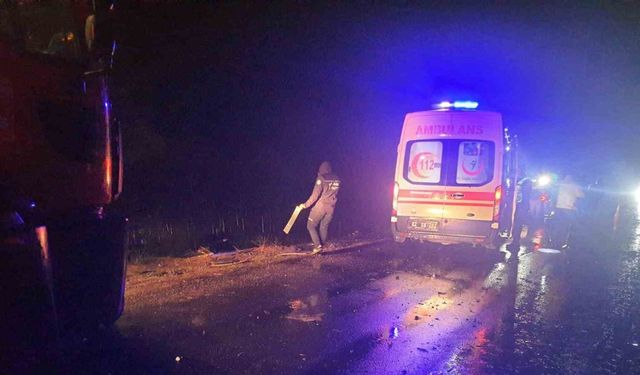 Adıyaman'da otomobil ile kamyon çarpıştı: 1’i ağır, 3 yaralı