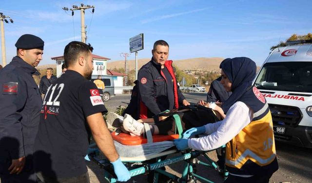 Elazığ’da feci kaza: 2’i ağır 6 yaralı