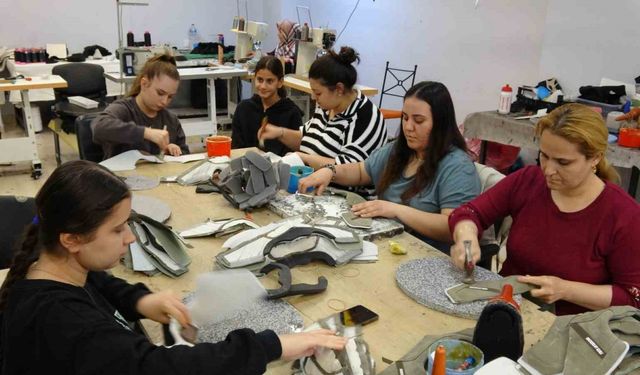 Gaziantep’te ayakkabı sektörünün imdadına kadınlar yetişti