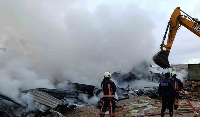 İkizce Mahallesi’nde şantiye konteynerleri alev aldı