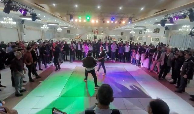 Malatya yöresinin Tura Oyunu Elazığ düğününde şaşkınlık yarattı