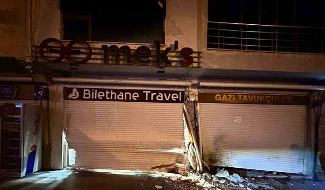 Mardin’de otomobil iş yerinin kepengine çarptı: 4 yaralı