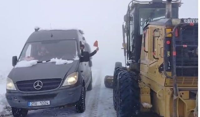 Nemrut’ta mahsur kalan 4 turist kurtarıldı