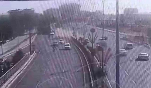 Şanlıurfa’da kontrolden çıkan otomobil dehşet saçtı: 2 ölü, 3 yaralı