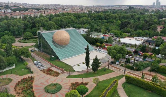 "Yapay Zeka Yönetmenini Arıyor: Kısa Film Hackathonu"