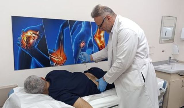 Malatya’daki doktor bel fıtığı ameliyatı geçiren hastalarda umut oldu