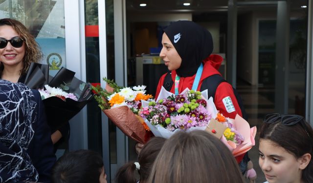 Malatya’nın Altın Kızı Rabia Topuz Madalyasıyla Döndü
