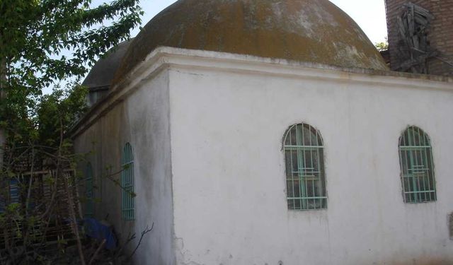 Kellesini Koltuğuna Alıp Yürüyen Malatyalı Uç Beyi!