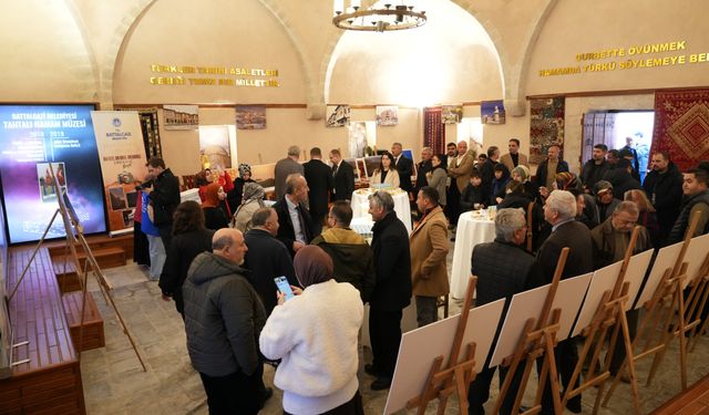 “Bir Kent, Bir Tarih, Bir Kadraj” Fotoğraf Sergisi Tahtalı Hamam Müzesi’nde Açıldı