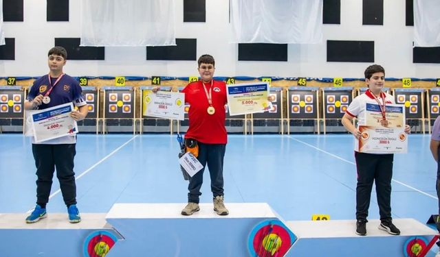 Malatyalı Utkan Demirci, Türkiye Salon Okçuluk Şampiyonu Oldu
