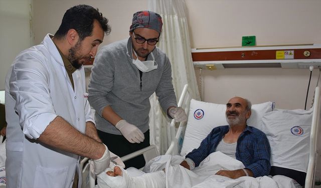 İki hastanın bacaklarından alınan kemik ve deri içeren dokular el ve ayağa nakledildi