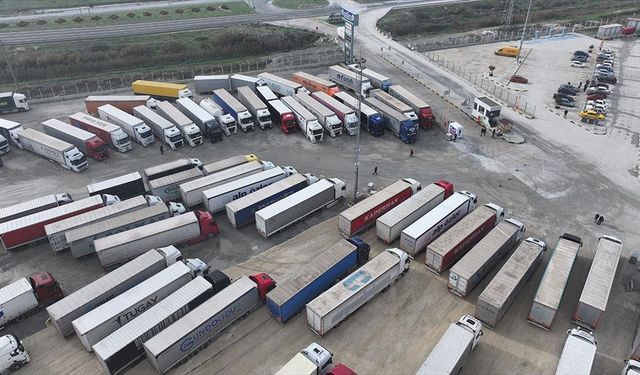 Yunanistan'daki çiftçi eylemi, Avrupa'ya yük taşıyan tır sürücülerini etkilemeye devam ediyor