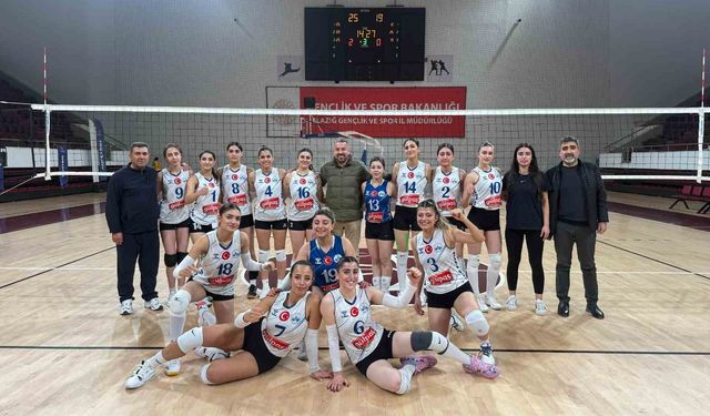 Elazığ Belediyespor Kadın Voleybol Takımı dolu dizgin gidiyor
