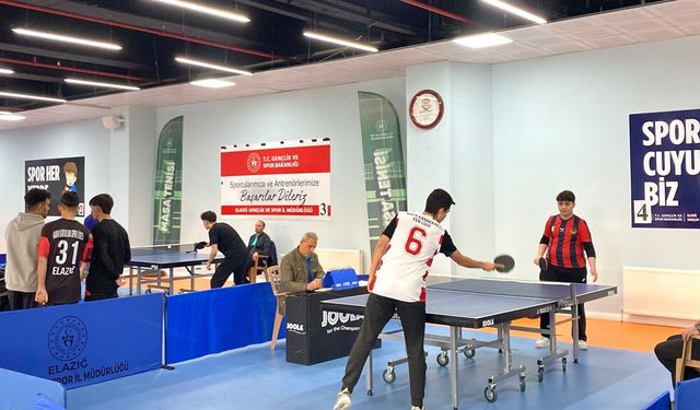 Elazığ'da okul sporları masa tenisi müsabakaları yapıldı