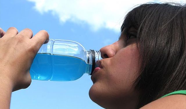 Enerji İçeceği Alarmı: Günde 8 Kutuyla Kalp Krizi Riski