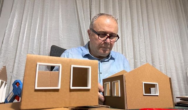 Arkadaşının oğluna ödevinde yardım için başladığı kartondan maket yapımı tutkusu oldu