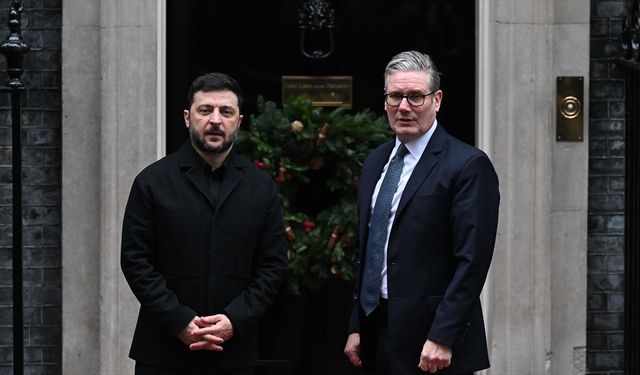 İngiltere Başbakanı Starmer, Ukrayna Devlet Başkanı Zelenskiy ile telefonda görüştü