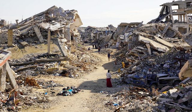 İsrail ordusu, ateşkese rağmen Gazze Şeridi'nde hava ve kara saldırıları düzenledi