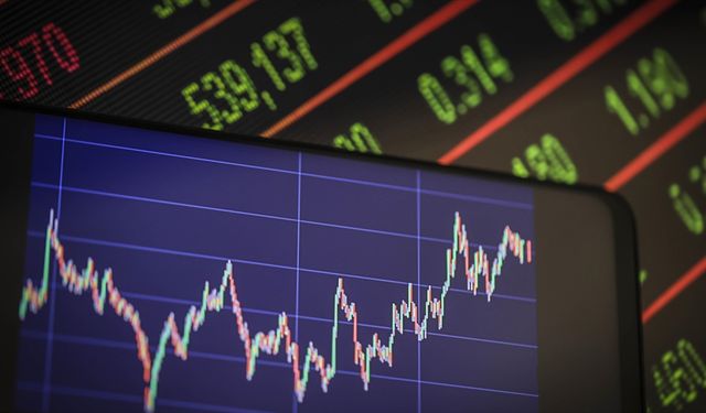 Küresel piyasalar yoğun ekonomik ve jeopolitik gündemle karışık seyrediyor