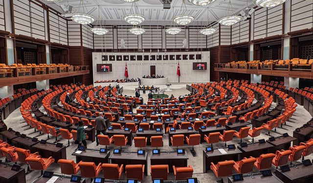 Milyonları İlgilendiriyor: Emekli Maaşı Artıyor, Site Aidatlarına Sıkı Denetim