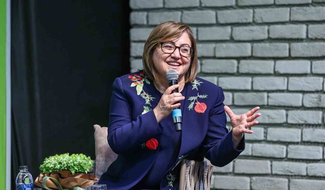 Fatma Şahin zirveyi bırakmadı