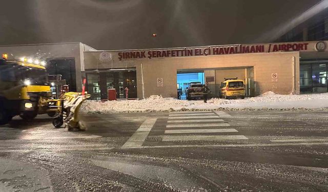 Şırnak Havalimanında 4 uçak seferi iptal edildi